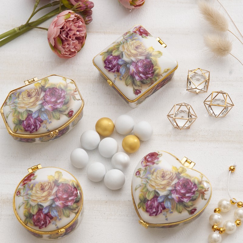 Πορσελάνινες μπιζουτιέρες