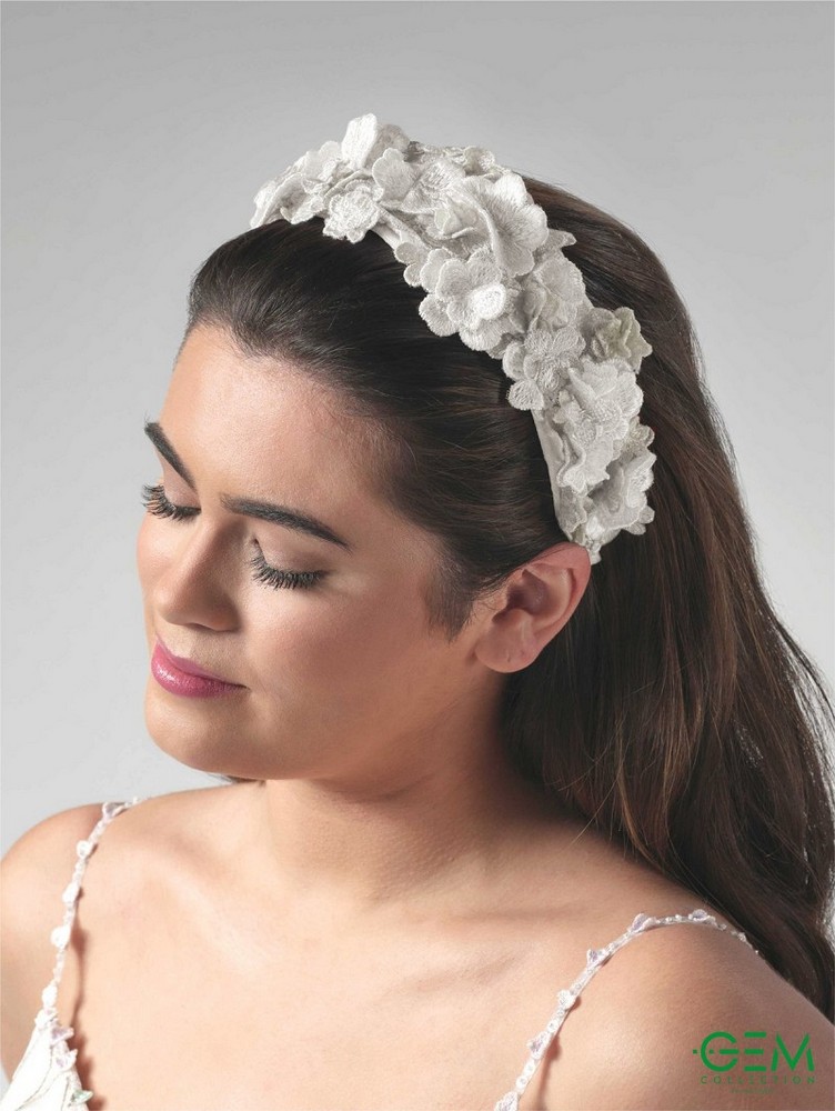 Διάδημα από ύφασμα με στολισμό από κεντημένα τρισδιάστατα λουλούδια BB-476