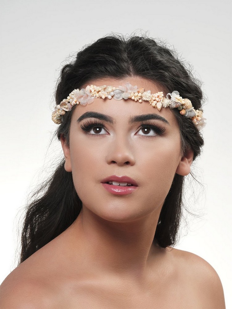 Κορδέλα μαλλιών με δαντέλα, λουλούδια οργάντζα, αποξηραμένα λουλούδια και φτερά BB-8605