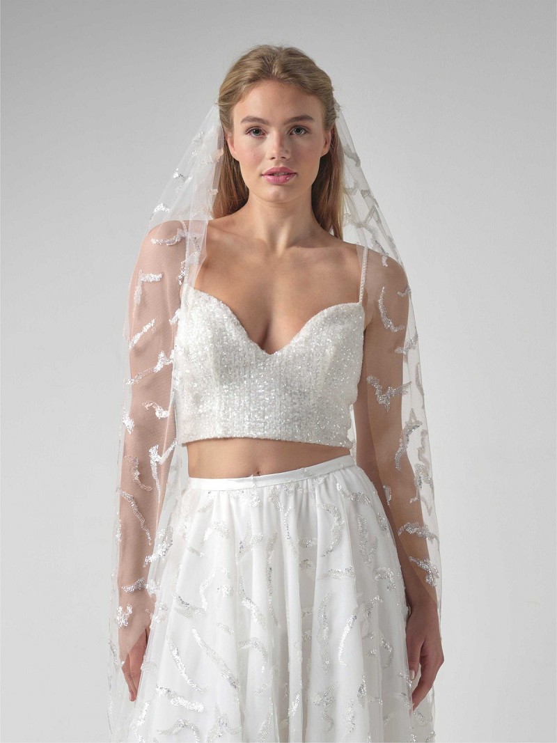 Πέπλο από απαλό τούλι σε χρώμα ιβουάρ διακοσμημένο με κυματοειδή σχήματα σε ασημί χρώμα 120 cm S441-120--1--SOFT Πέπλο από απαλό τούλι σε χρώμα ιβουάρ διακοσμημένο με κυματοειδή σχήματα σε ασημί χρώμα 120 cm S441-120--1--SOFT - Image 1