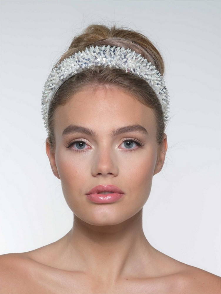 Στέκα μαλλιών με λουλούδια με διάφανα πέταλα και πέρλες BB-291