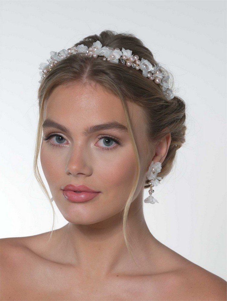 Τιάρα διακοσμημένη με υφασμάτινα λουλούδια, πέρλες και στρας BB-286