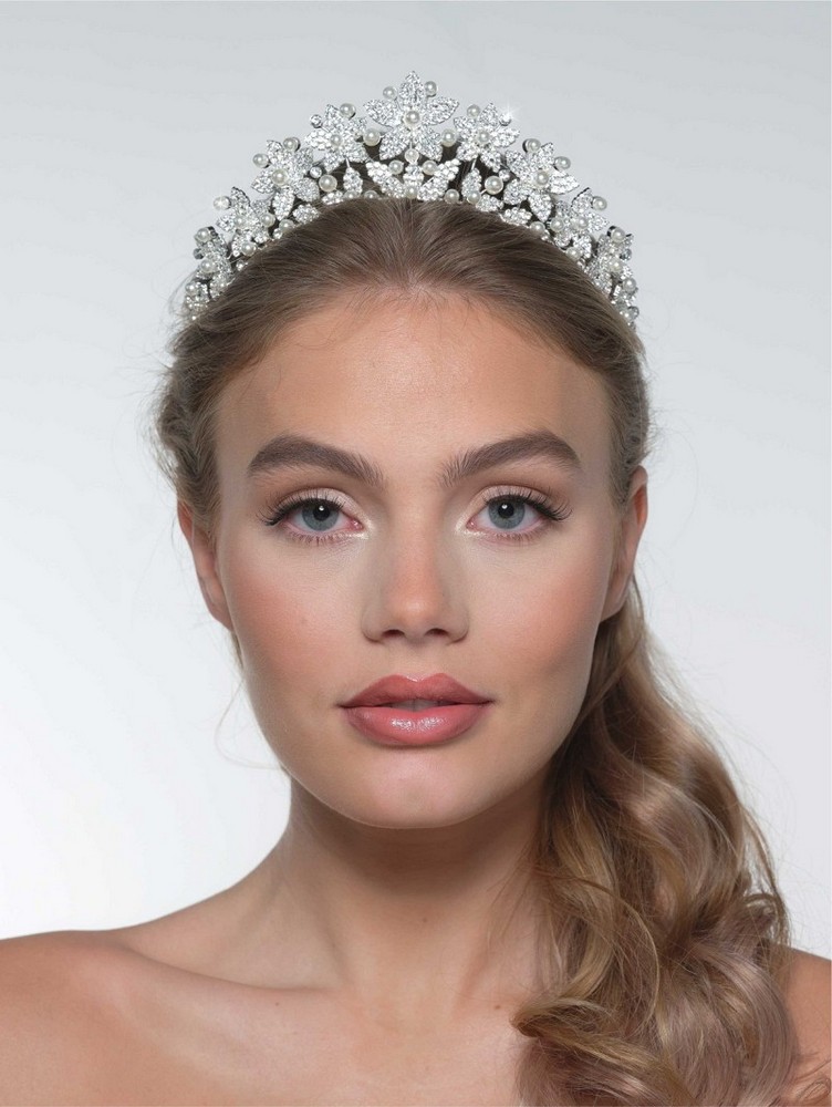 Τιάρα με φλοράλ σχέδιο διακοσμημένη με στρας και πέρλες BB-241