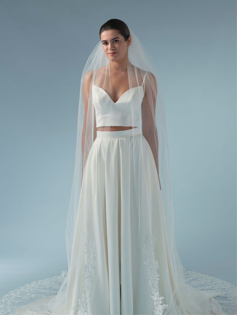 Πέπλο από μεσαίο τούλι μονής στρώσης διακοσμημένο με μοτίβο πολυτελών φύλλων με πούλιες | Μήκος: 350  S480-350--1--MED