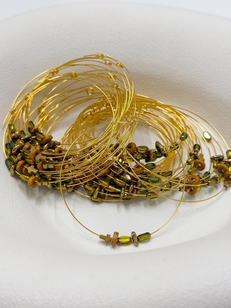 Μαρτυρικό βραχιόλι με αιματίτης σταυρό, χάντρες σε διάφορα χρώματα και μεταλλικό memory wire H3 (50τμχ)