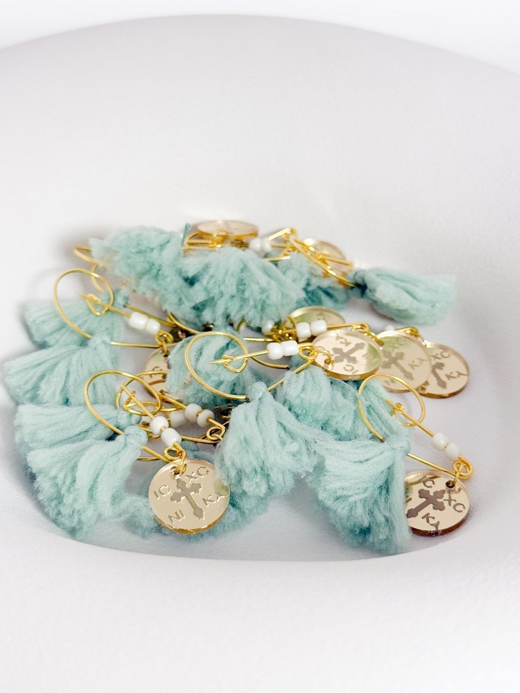 Μαρτυρικό καρφίτσα  με plexi-glass κωνσταντινάτο σταυρό και φούντα L54 (50τμχ)