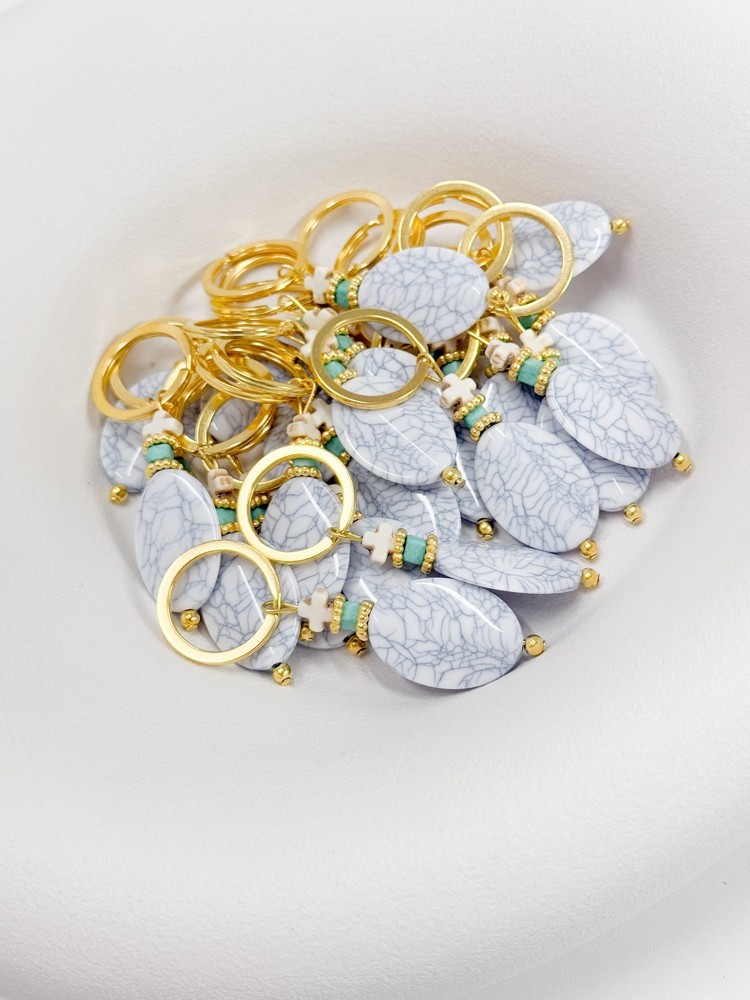 Μαρτυρικό μπρελοκ με χαολίτη σταυρό,κύβο και χάντρα με νερά L59 (50τμχ)