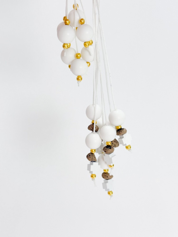 Μαρτυρικό μπεγλέρι με ξύλινο λευκό σταυρό και χάντρες M80 (50τμχ)