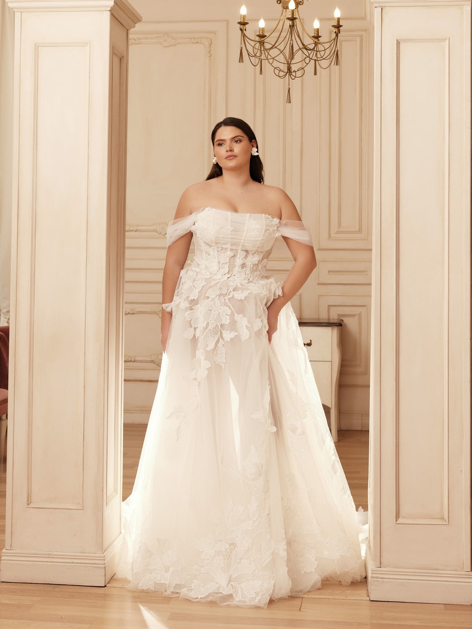 Νυφικό plus size Lotos