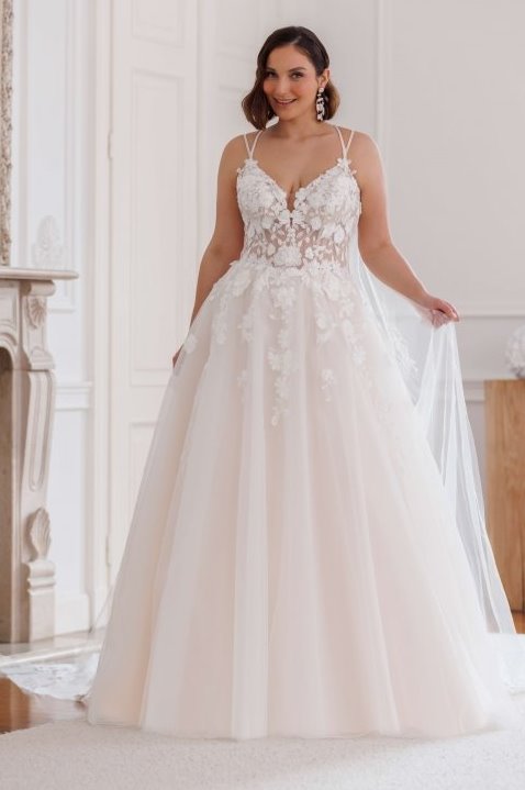 Νυφικό plus size Claire